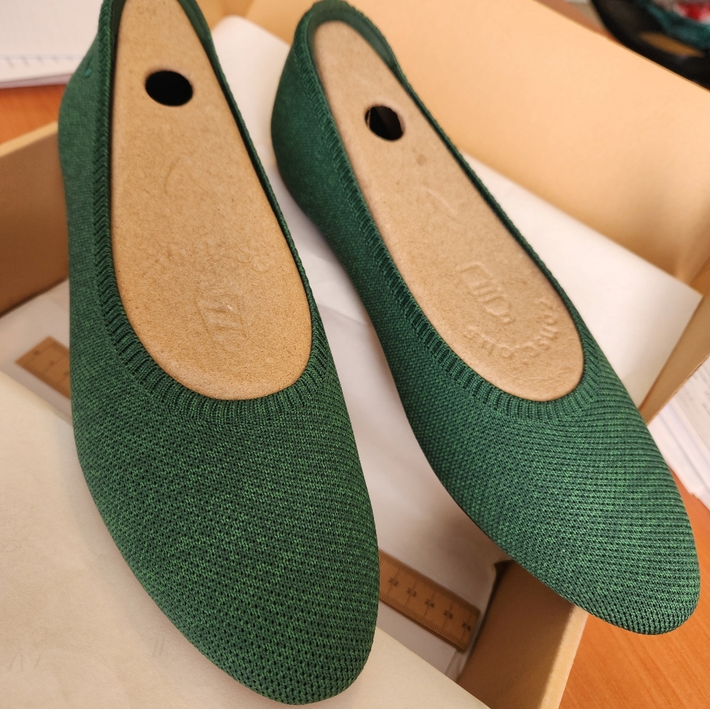 Vivaia Tamia Forest Green Flat Size 10